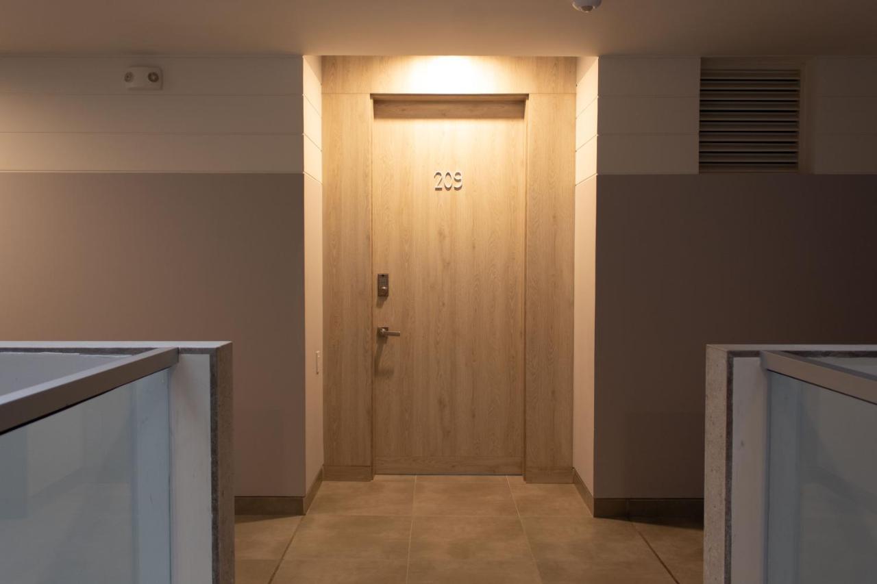 Serena Del Mar, Morros Io